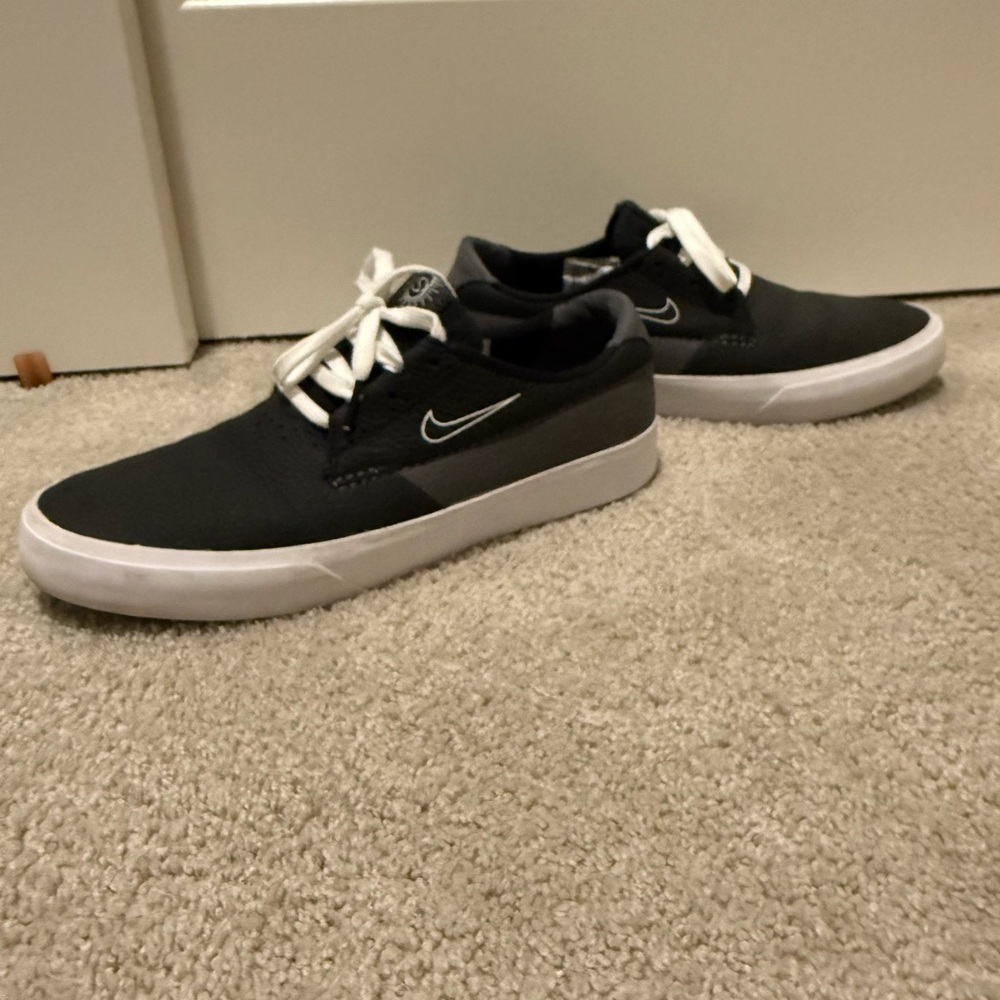 Men’s Nike SB Sneakers - Picture 5 of 10